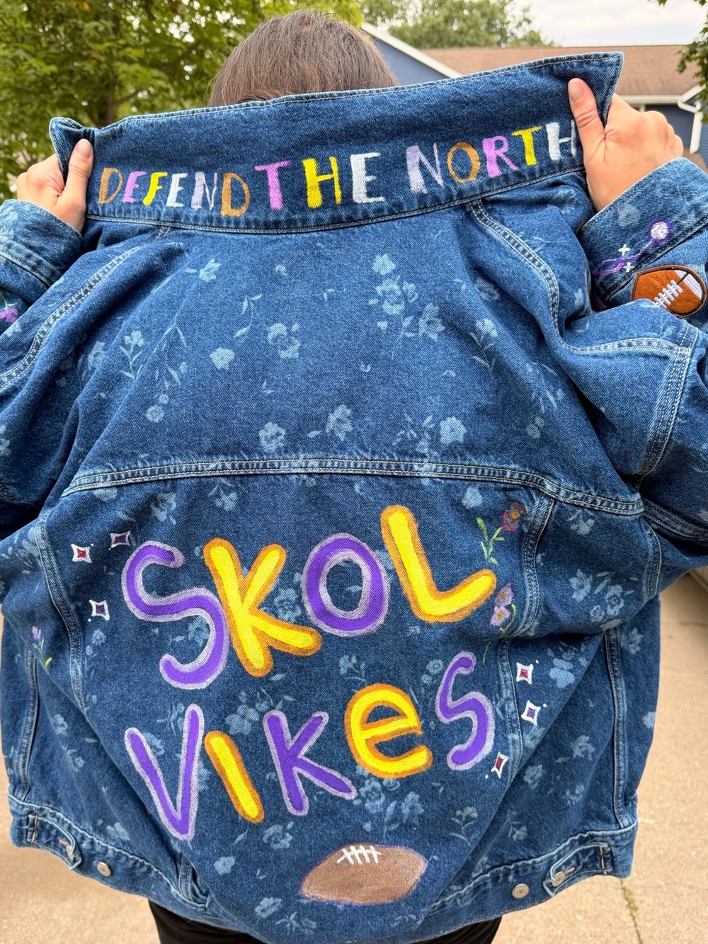 Hand-Painted *NEW* Vikings jacket - women’s XL